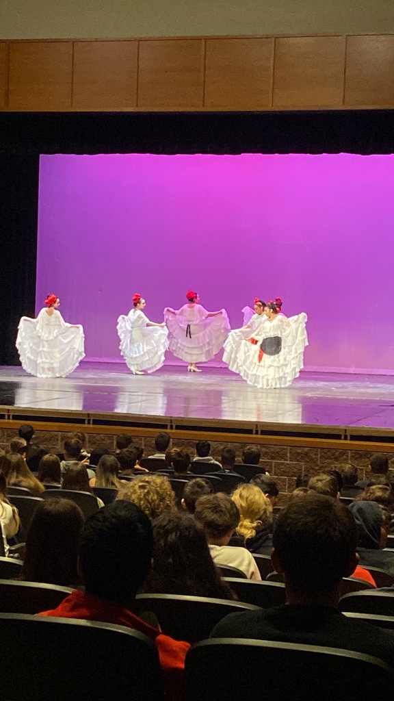 El Corazon de Mexico Ballet Folklorico performed at THS