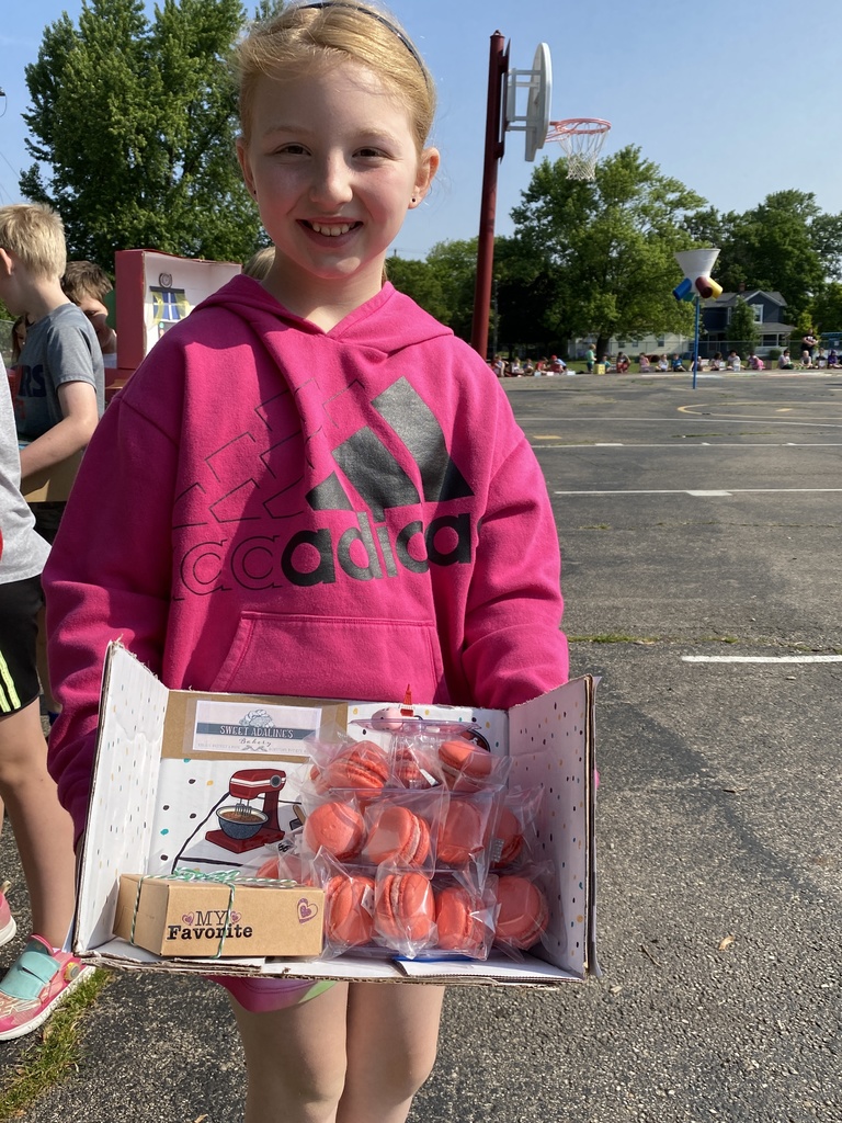 Broadway student with her Tipp Float