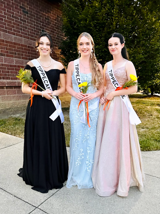THS students competing at Mum Restival Queen's Pageant